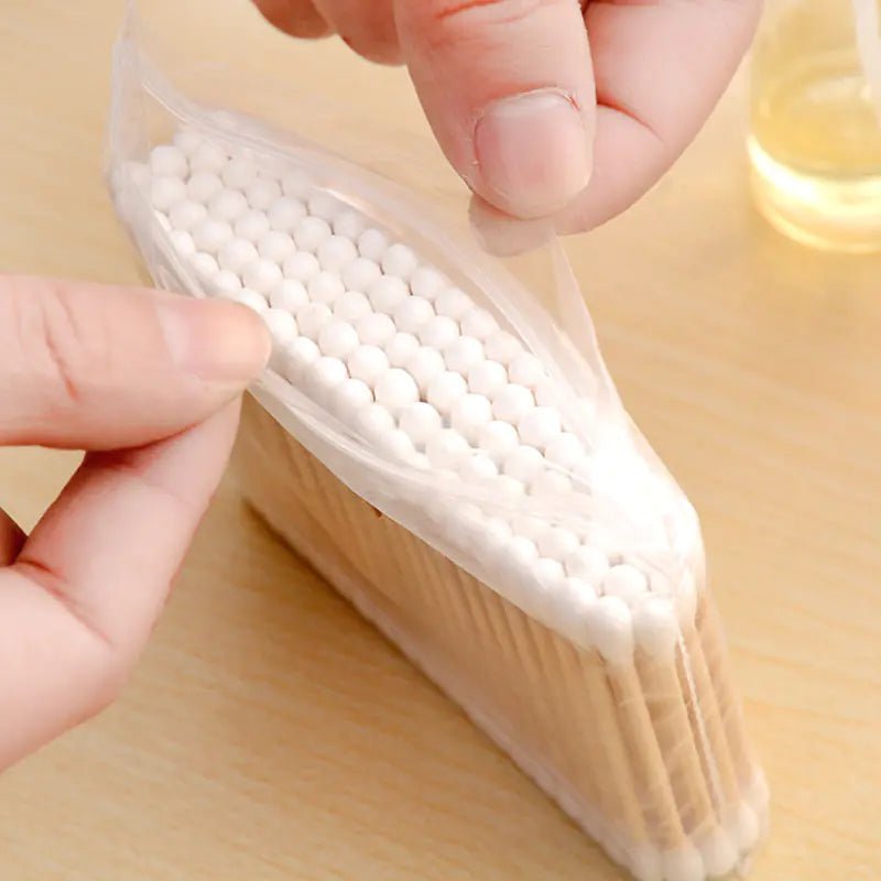 200 Bamboo Cotton Swabs for Makeup and Ear Cleaning - Jays Shop uk