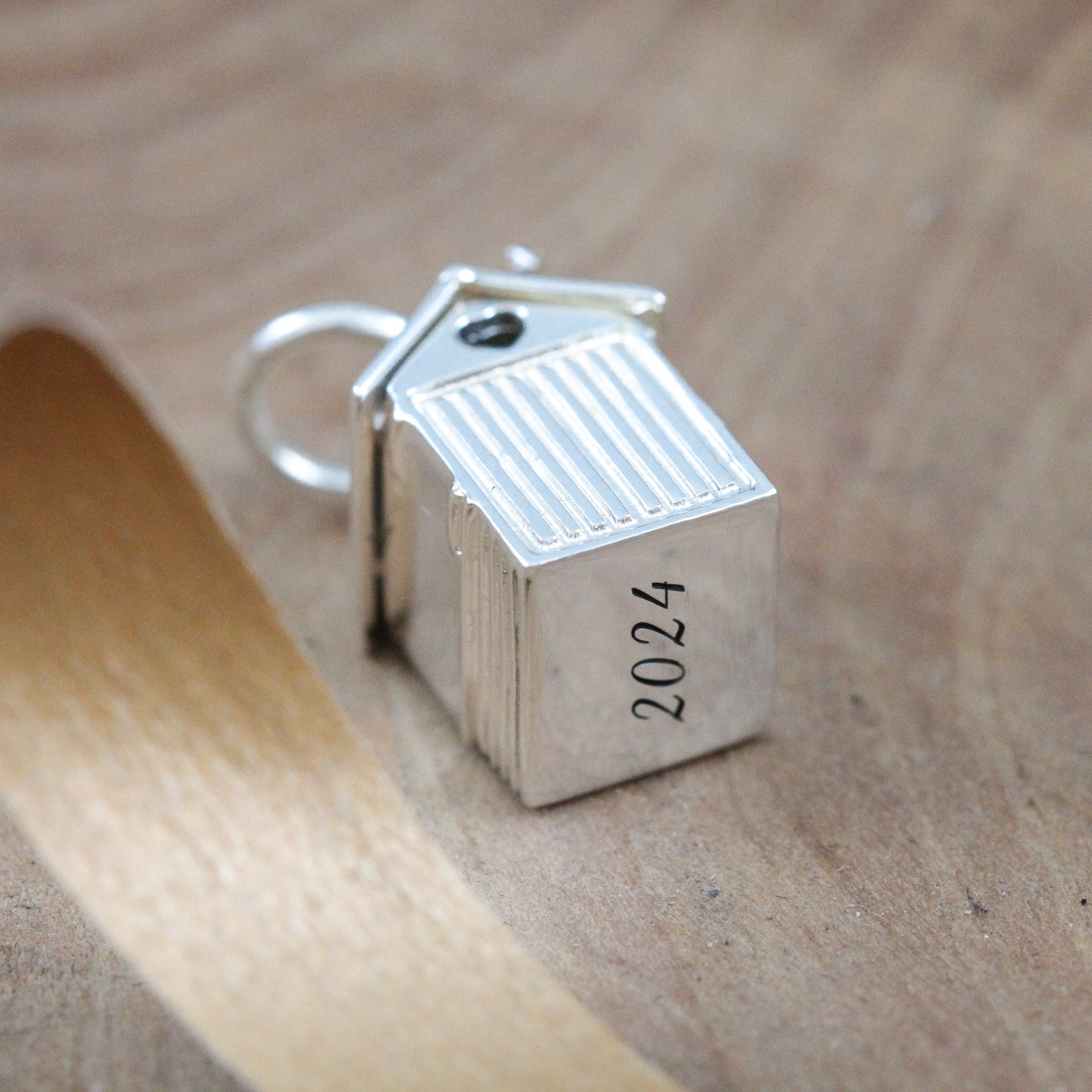 Beach Hut Personalised Silver Charm - Jays Shop uk