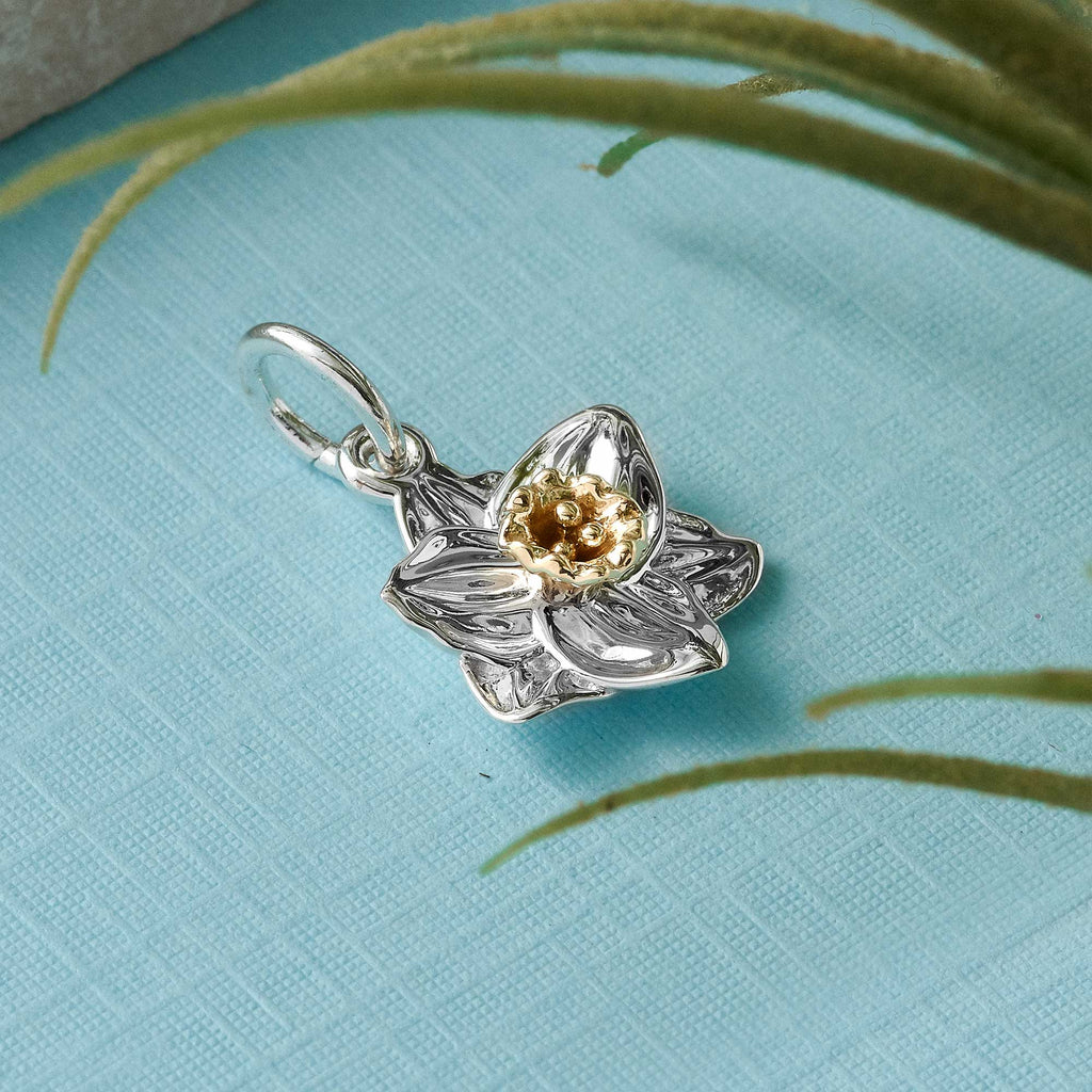 Daffodil Flower Silver & Solid Gold Charm - Jays Shop uk