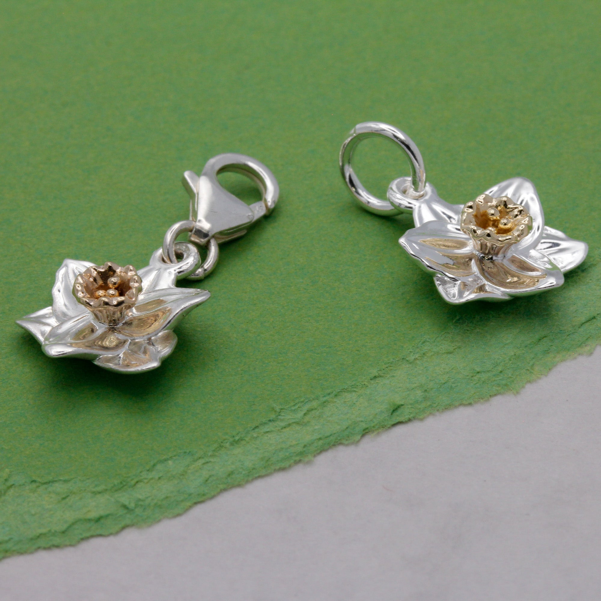 Daffodil Flower Silver & Solid Gold Charm - Jays Shop uk