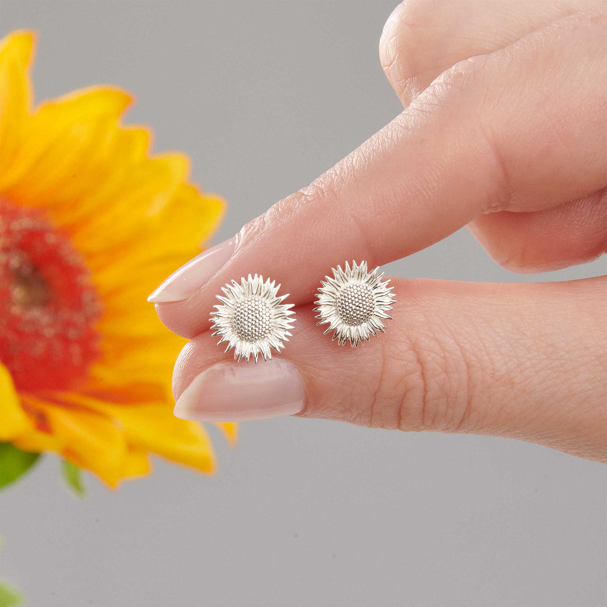 Sunflower Silver Stud Earrings - Jays Shop uk