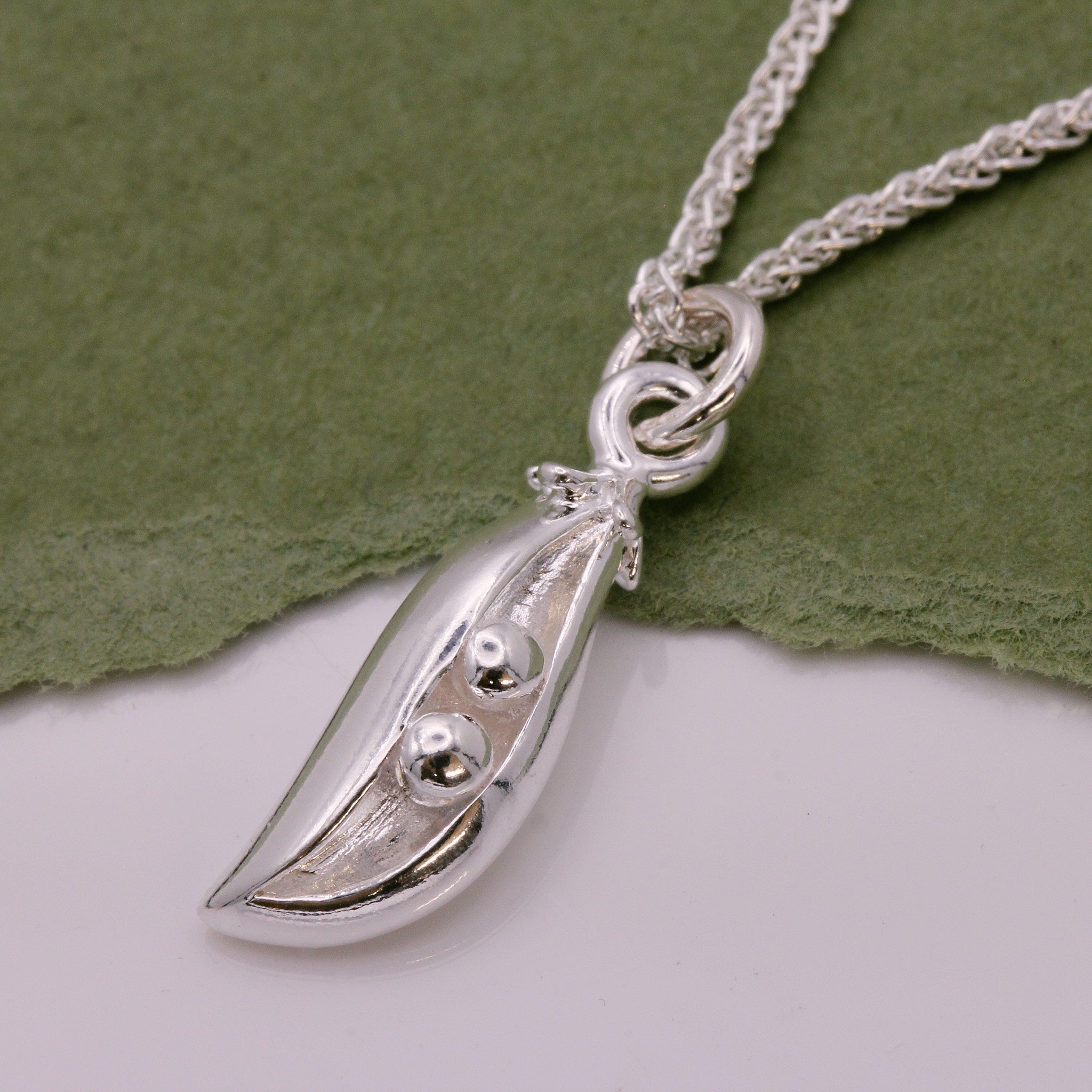 Two Peas In A Pod Silver Charm - Jays Shop uk